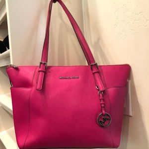 Michael Kors Jet Set Travel Medium Carryall Tote -